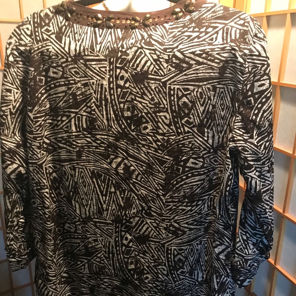 JM Collection Tunic - Picture 2 of 6